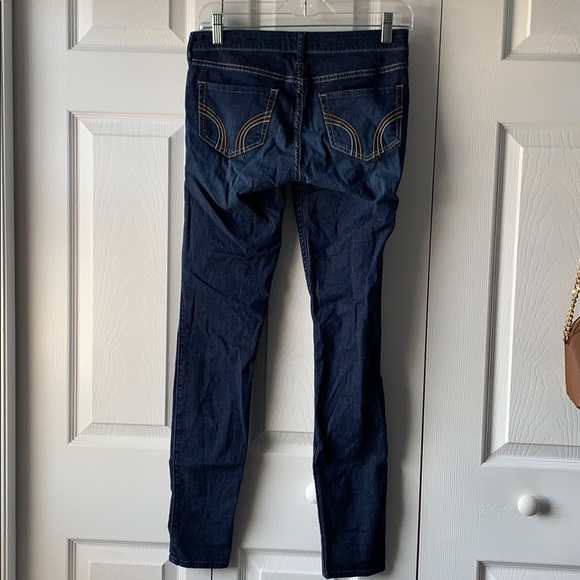 Hollister jeans! - Picture 2 of 3